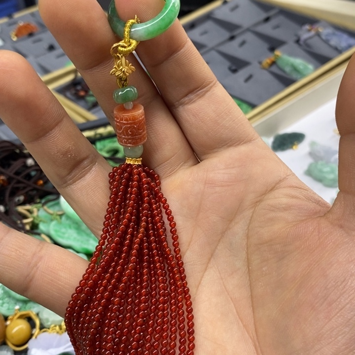 翡翠颈饰未镶嵌手链