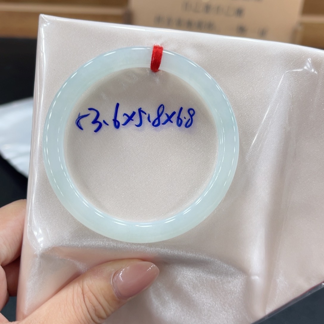 未镶嵌手镯翡翠翡翠