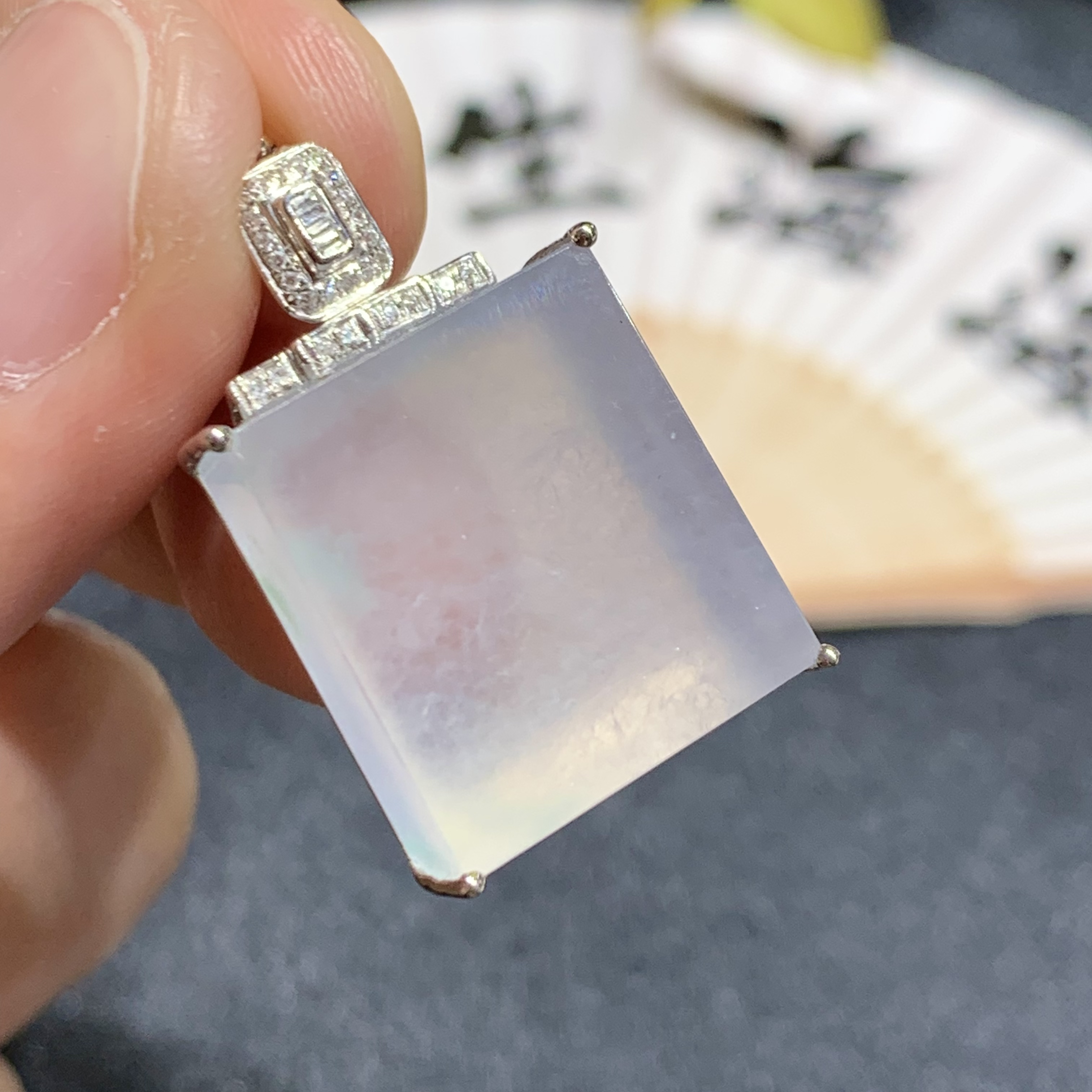 18k金天然A货翡翠精品冰无事牌吊坠