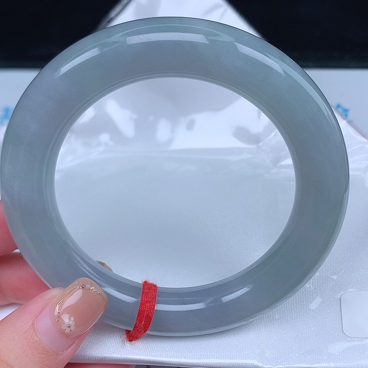 未镶嵌手镯（圆镯）翡翠天然