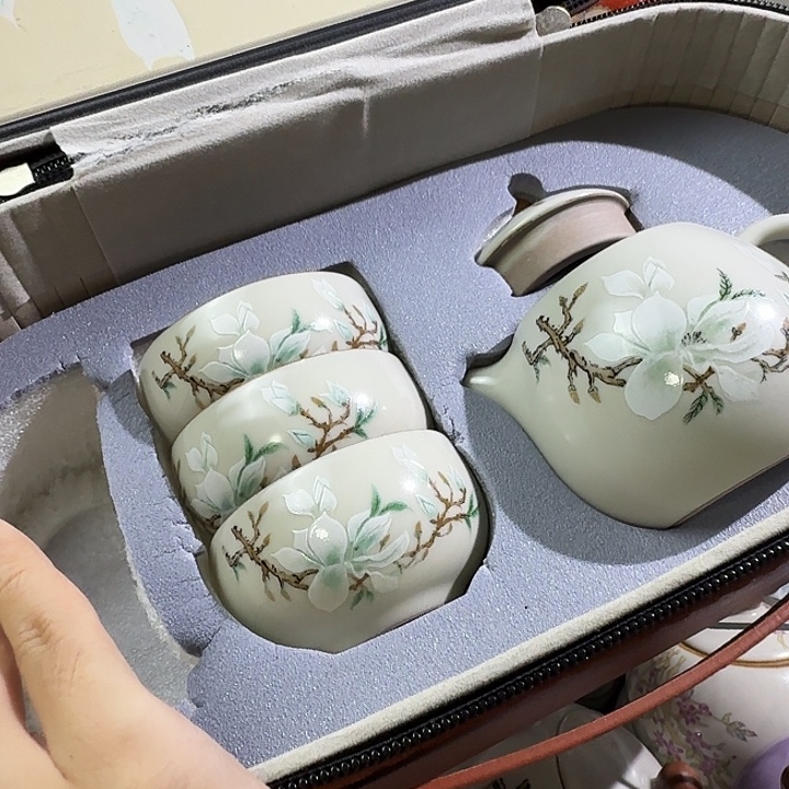 黄玉兰龙蛋皮箱套装