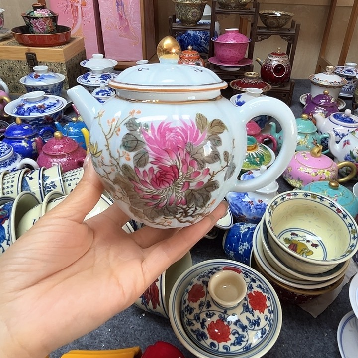 珐琅彩工艺等多种产品