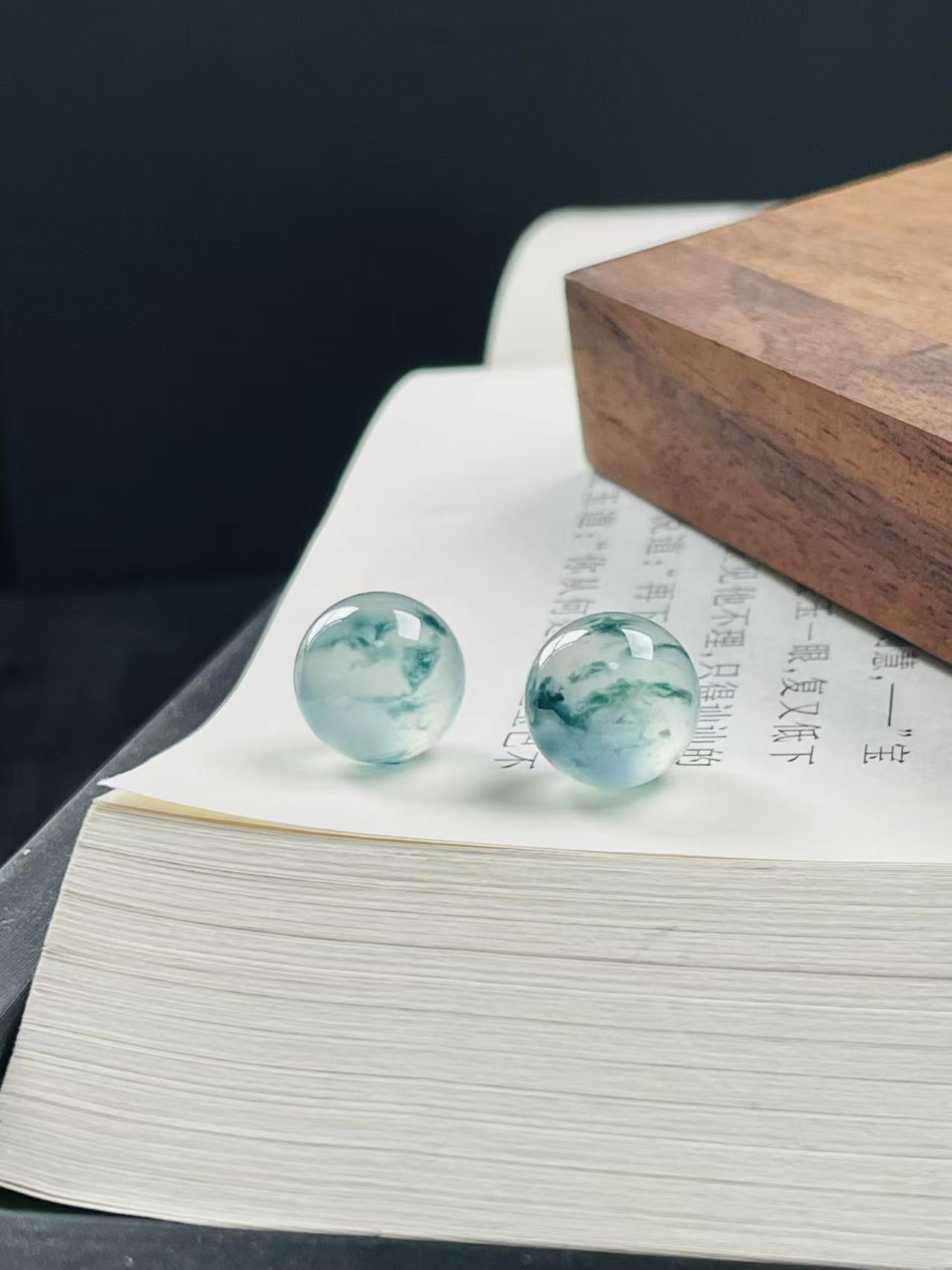 现货    翠之源天然缅甸翡翠A货高冰木那飘蓝花通透圆珠单珠