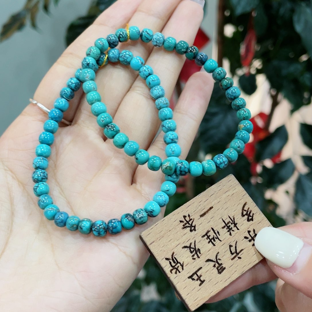 绿松石颈饰未镶嵌