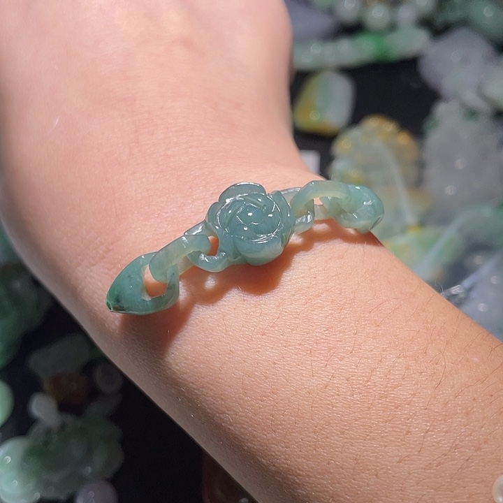 颈饰未镶嵌翡翠天