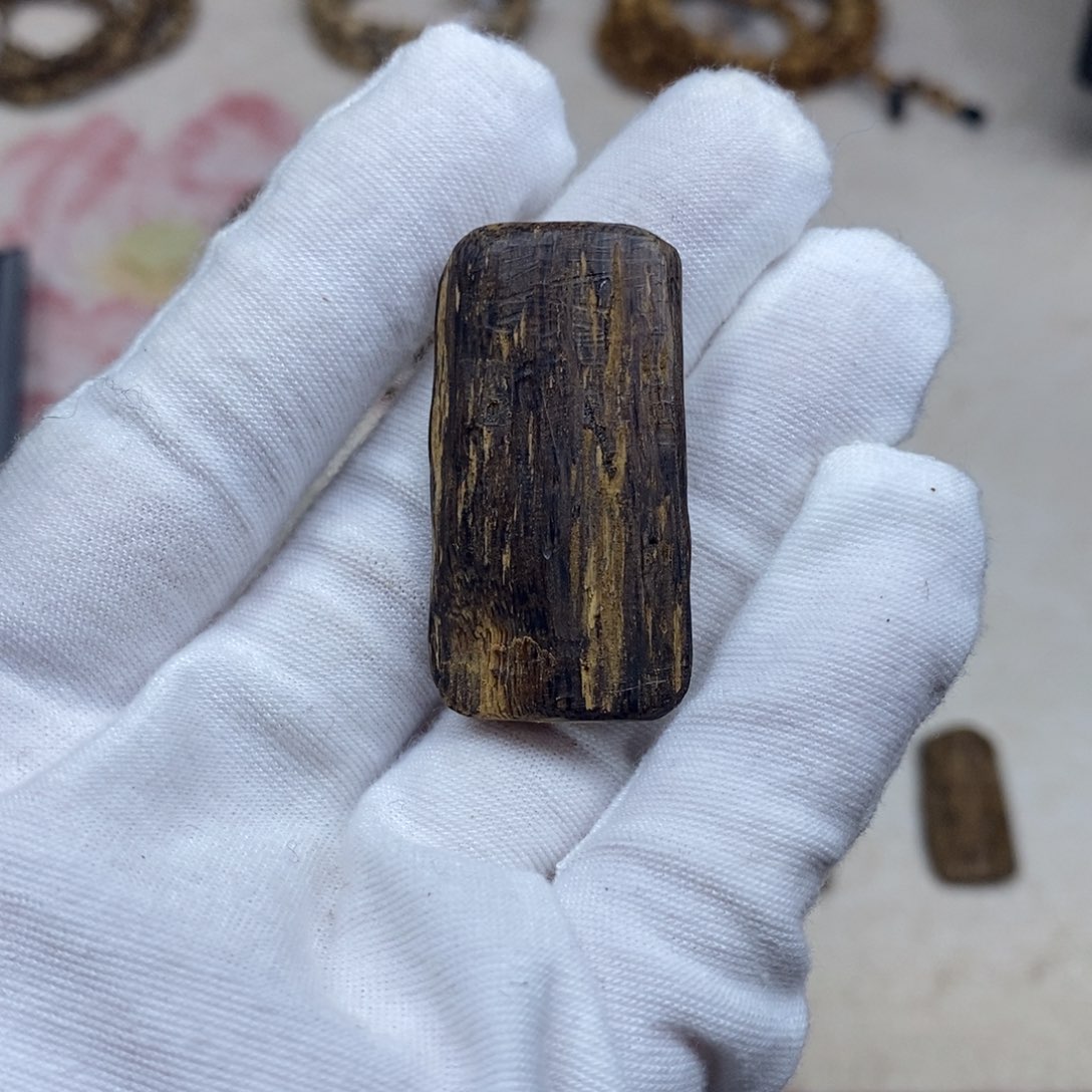 沉香吊坠c****i加里曼丹不沉水素牌 3.08克