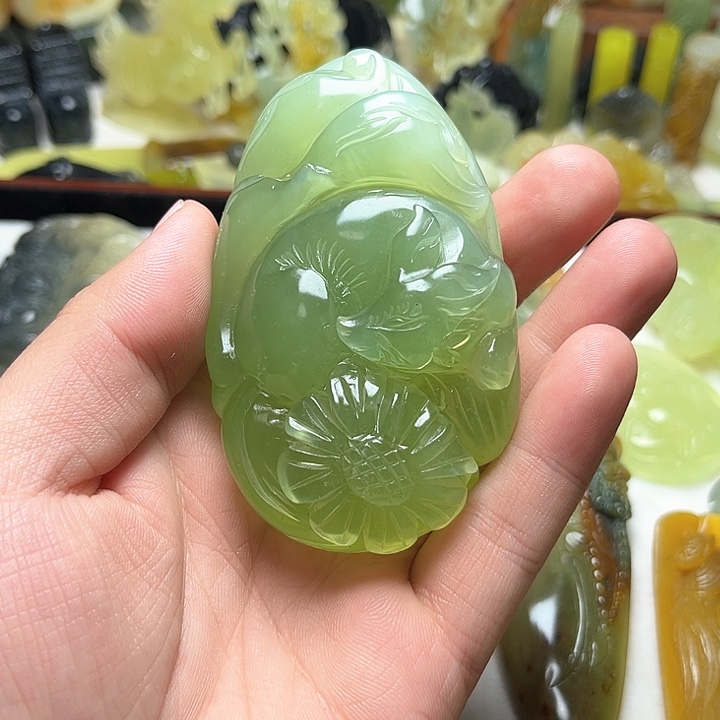 未镶嵌蛇纹石玉颈饰嘟*嘟