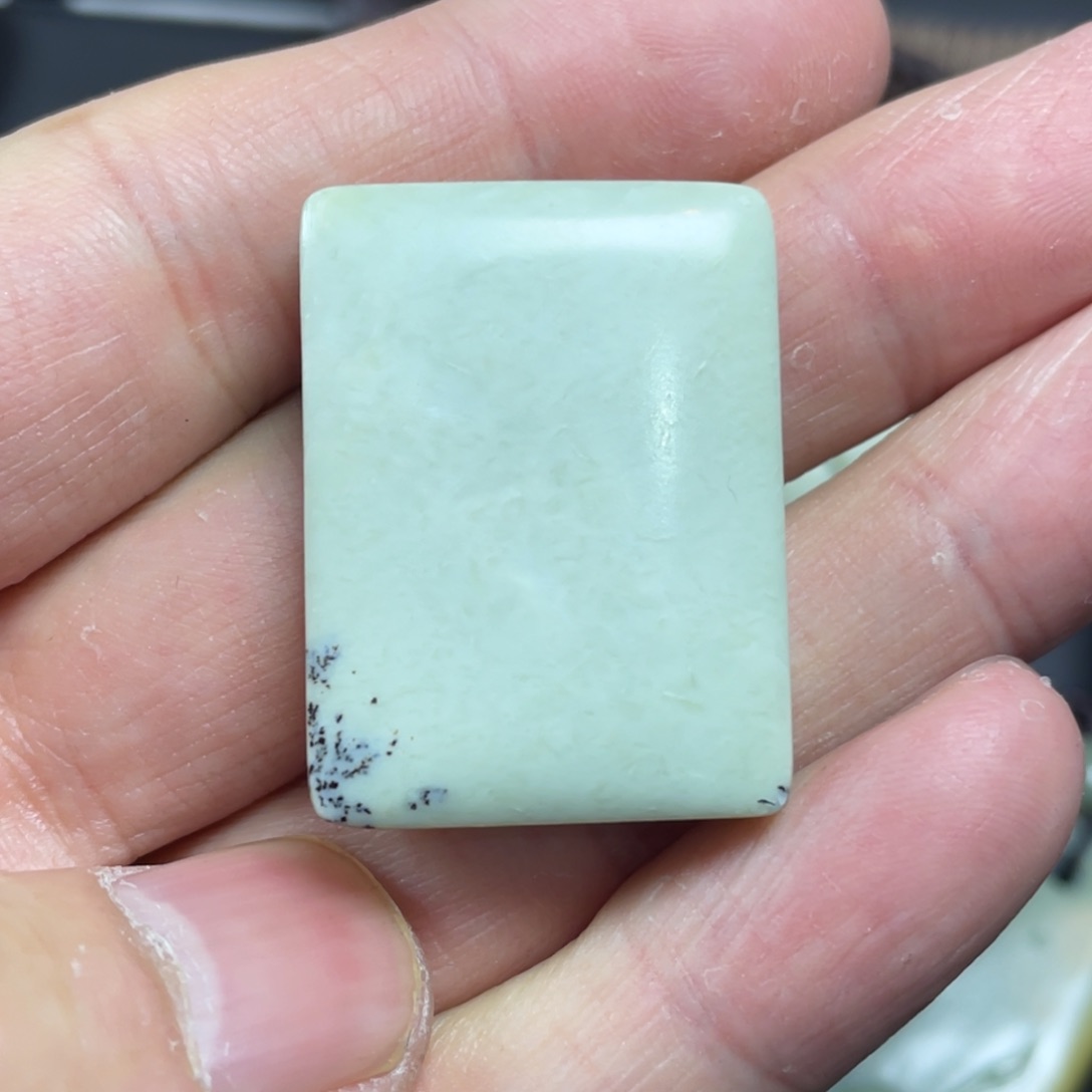 岫岩河磨玉（透闪石质玉）手链未镶嵌