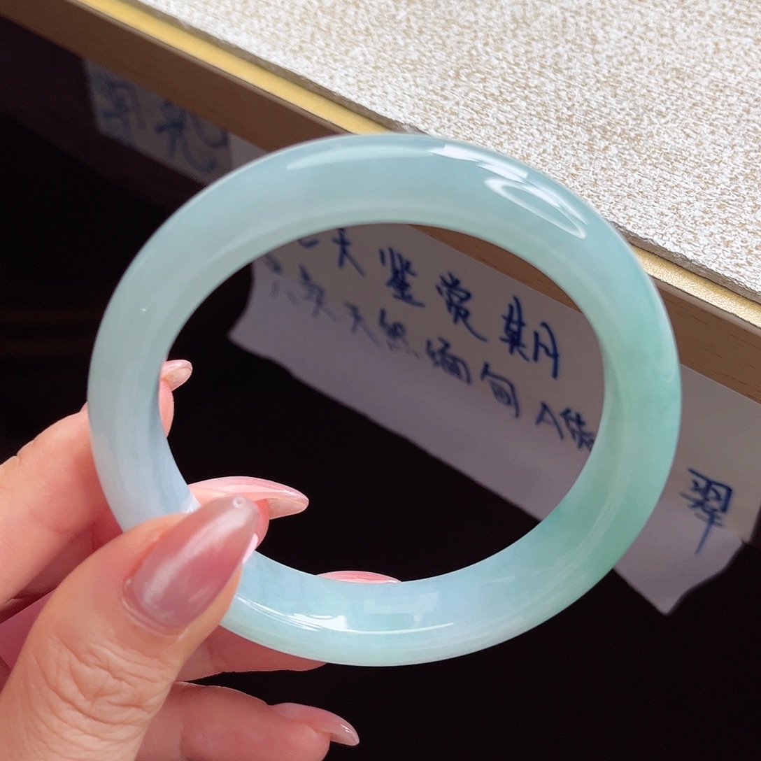 翡翠未镶嵌手镯手镯
