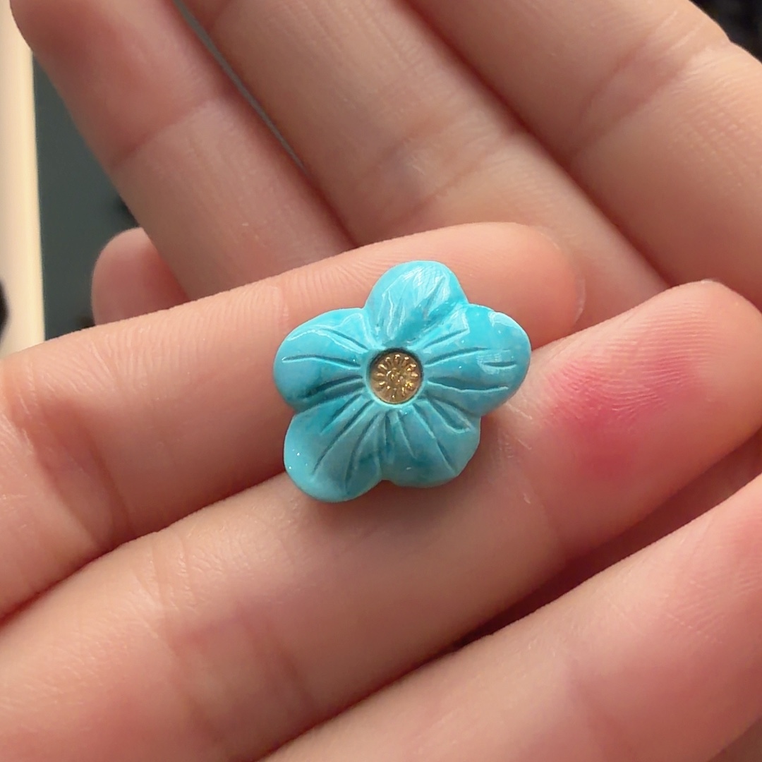 绿松石未镶嵌颈饰