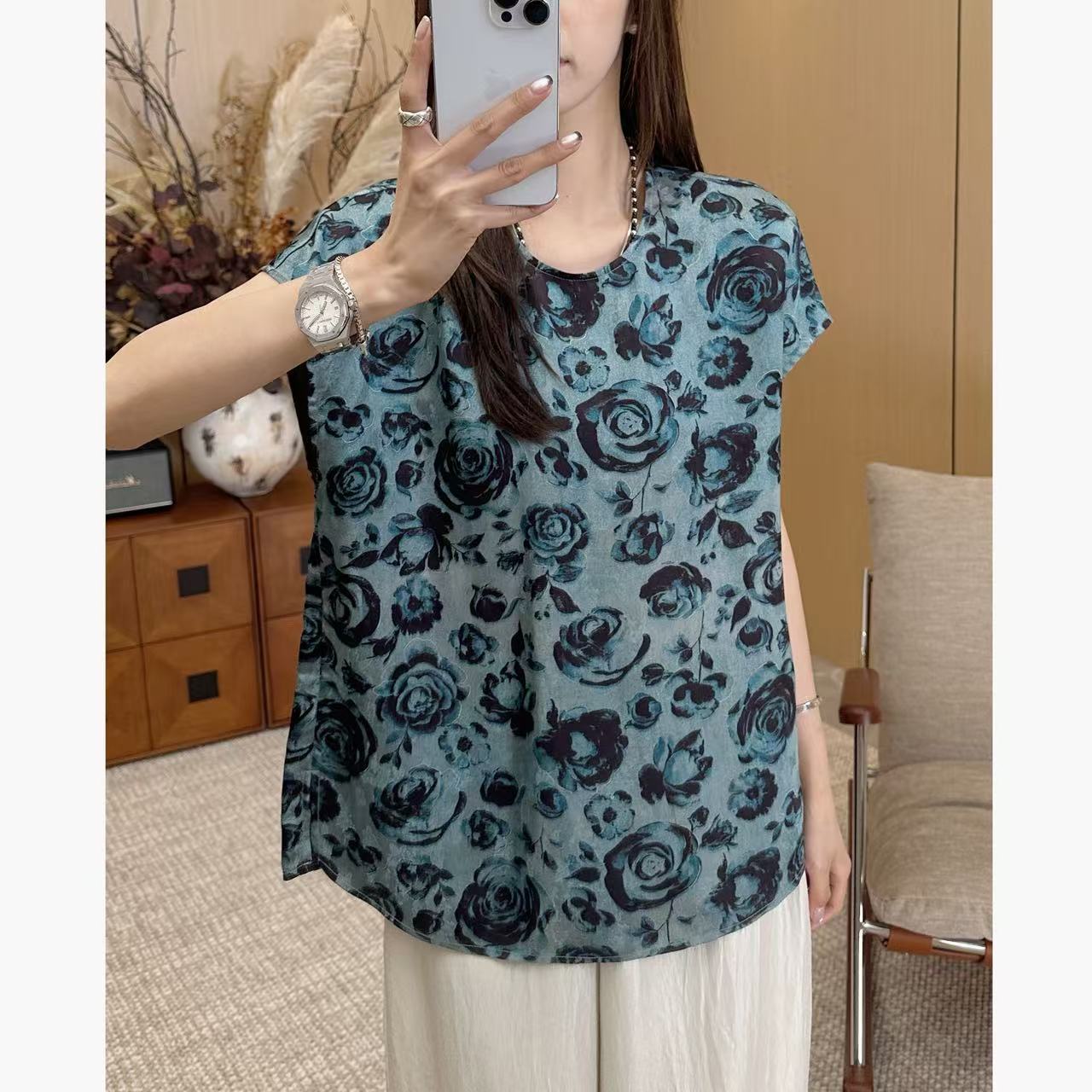 小静静一会【蓝底花朵小衫】2025夏款圆领显瘦上衣 2506C3381