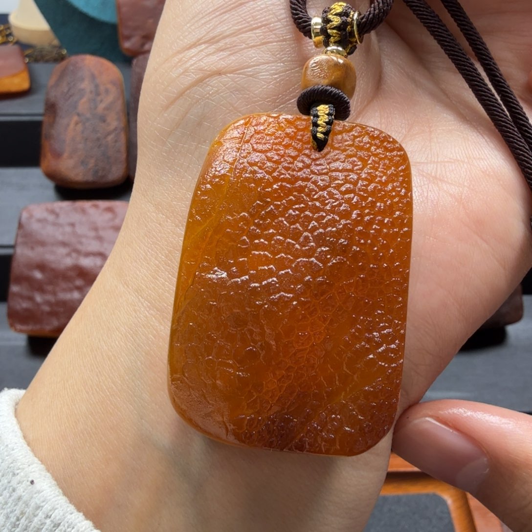 琥珀吊坠(赠链)未镶嵌