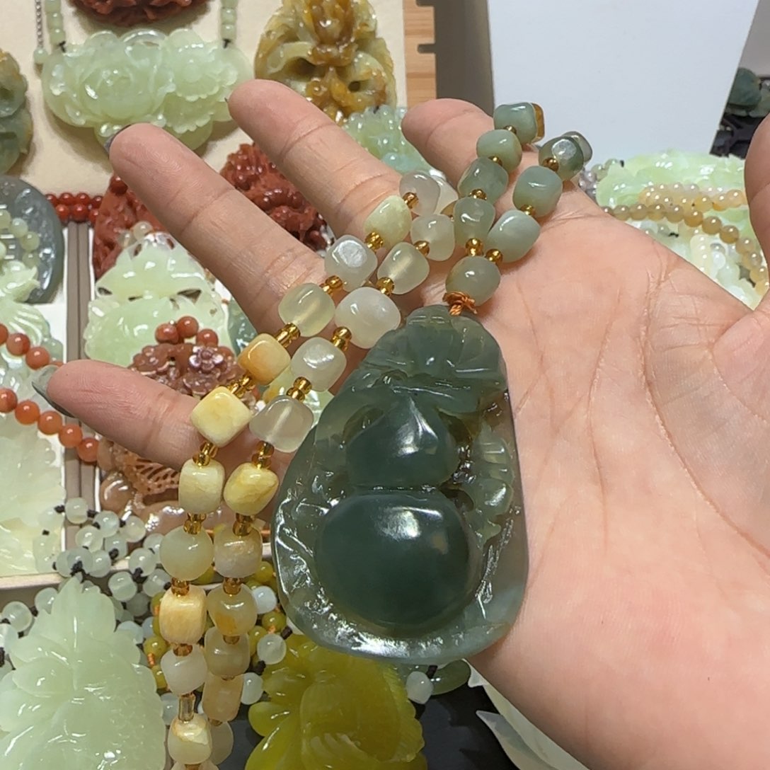 未镶嵌蛇纹石玉吊坠*️*