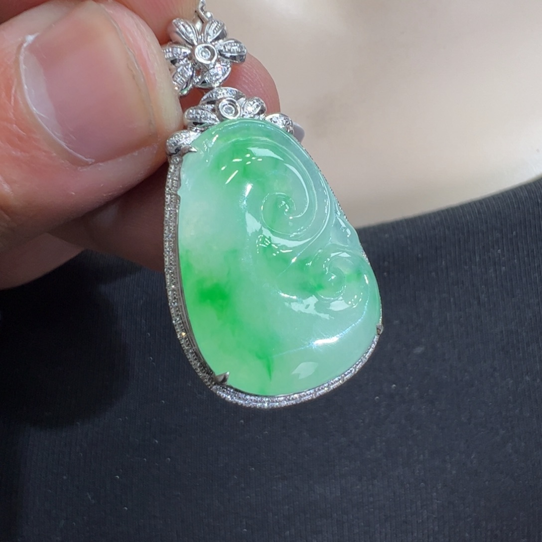 翡翠吊坠(不含链)18K金镶嵌