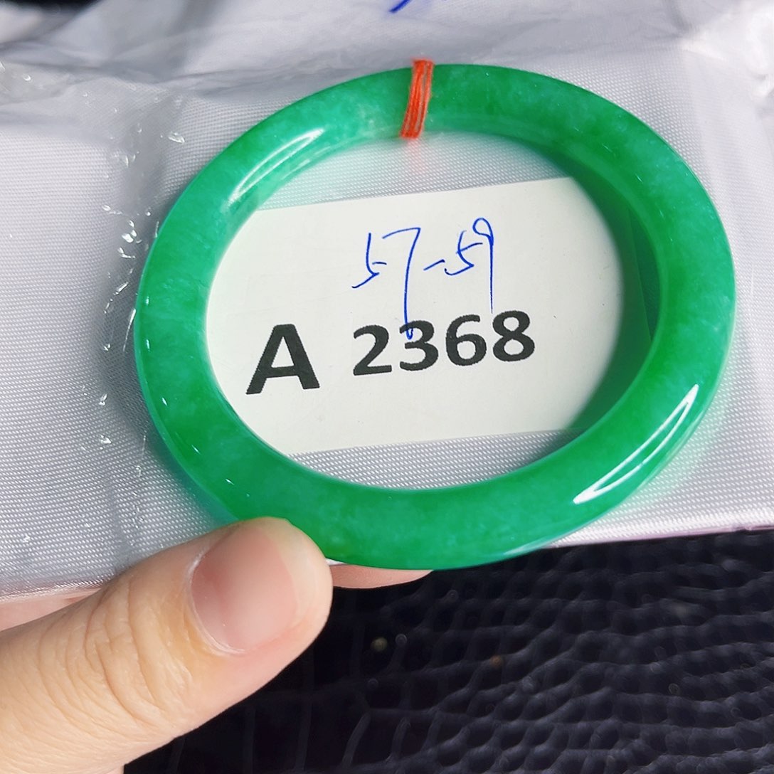 翡翠手镯未镶嵌手镯