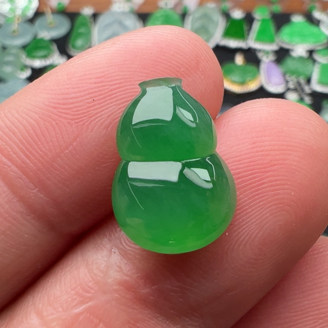 翡翠颈饰未镶嵌葫芦14.8