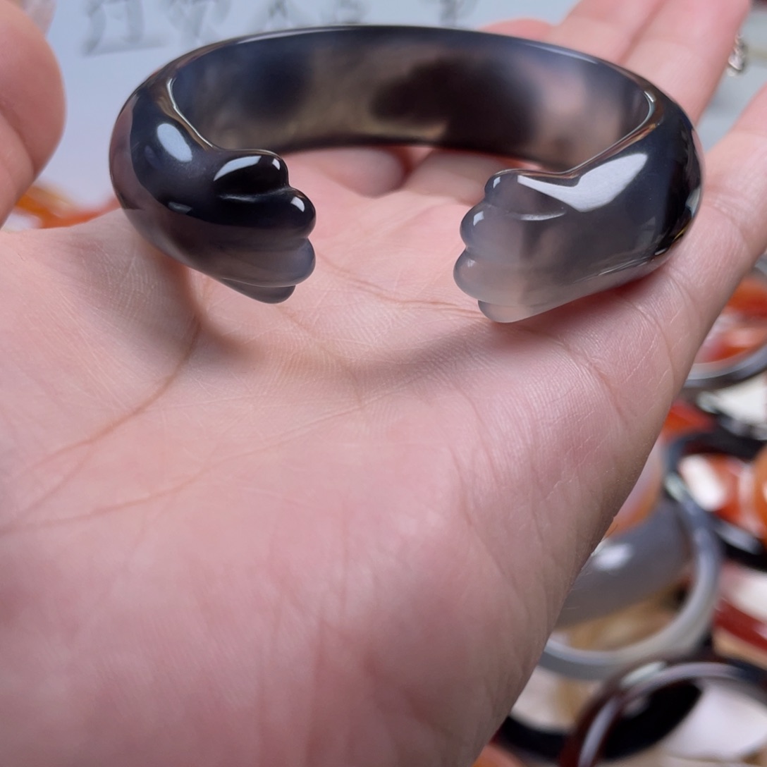 玛瑙/玉髓手镯未镶嵌