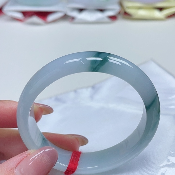 翡翠手镯（贵妃镯）未镶嵌缅甸翡翠