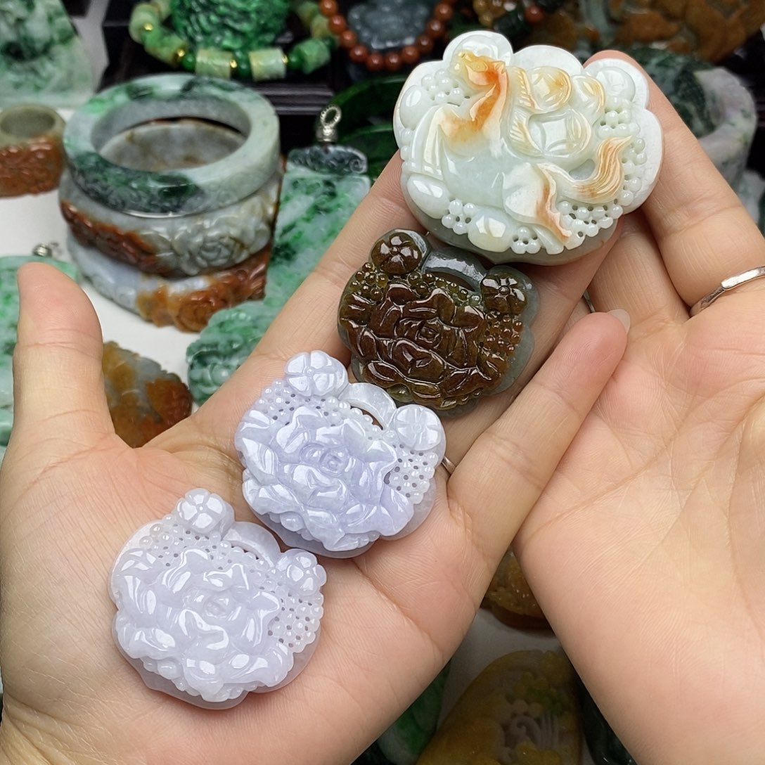 颈饰未镶嵌翡翠丁****雅牌子