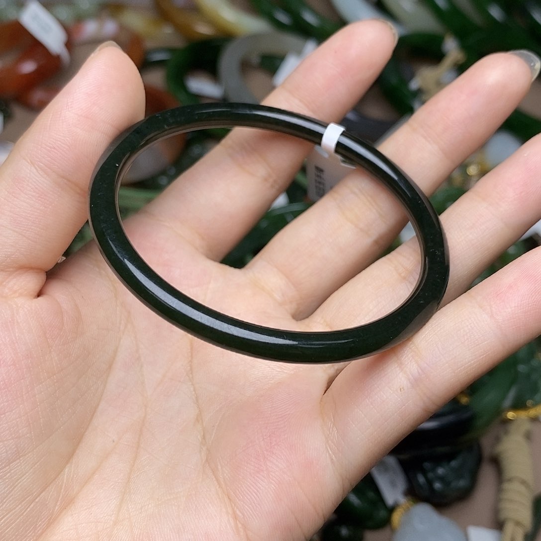 和田玉手镯未镶嵌58