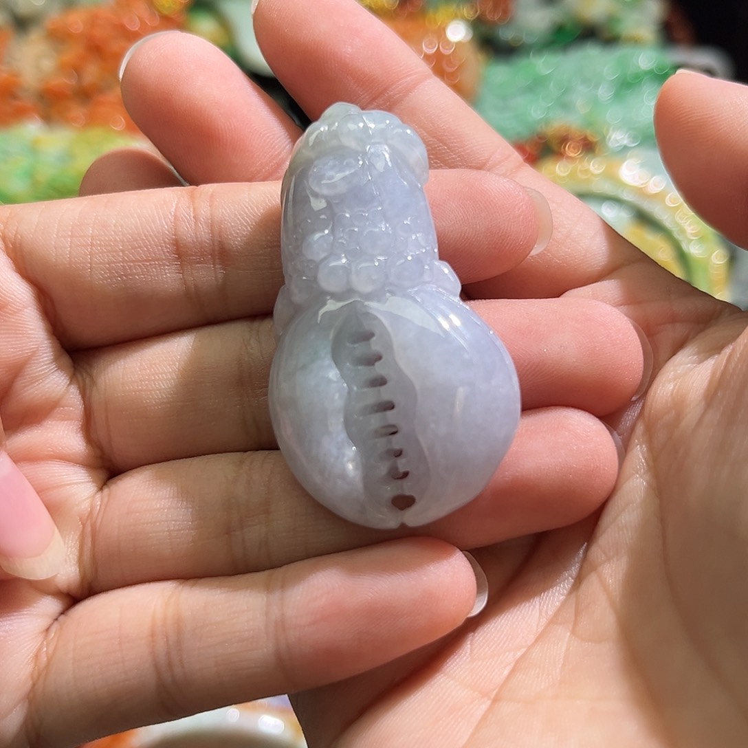 翡翠未镶嵌颈饰待编织