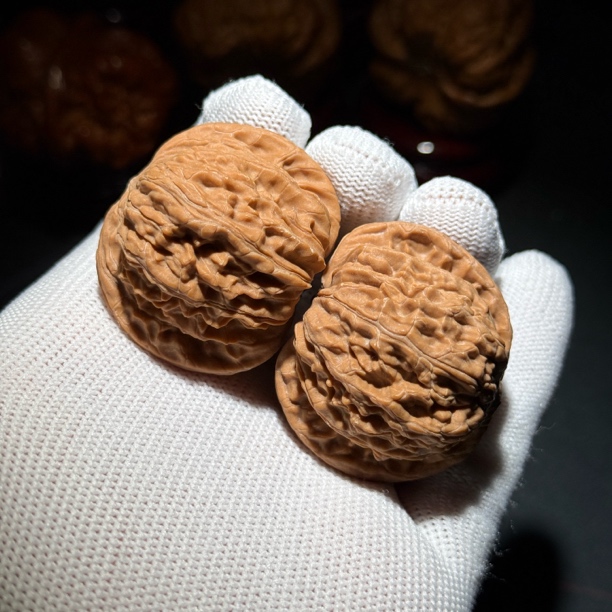 758全品无修山地磨盘狮子头文玩核桃精品尺寸:边38肚36高32