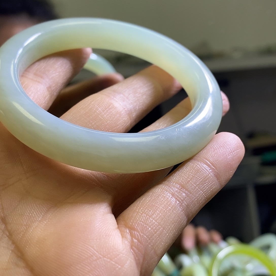 岫玉未镶嵌手镯58口径