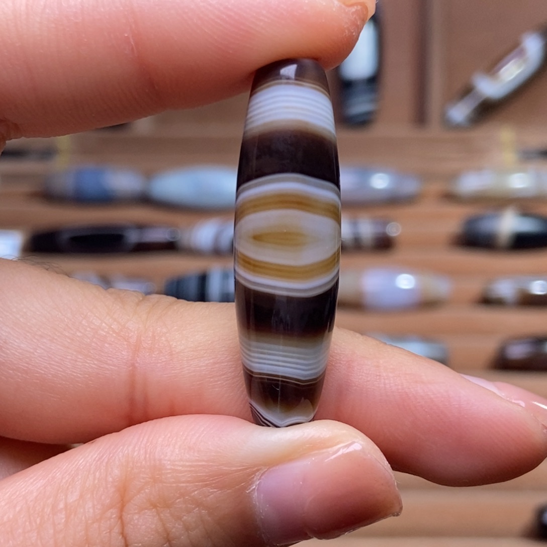 忠***玛瑙/玉髓未镶嵌颈饰