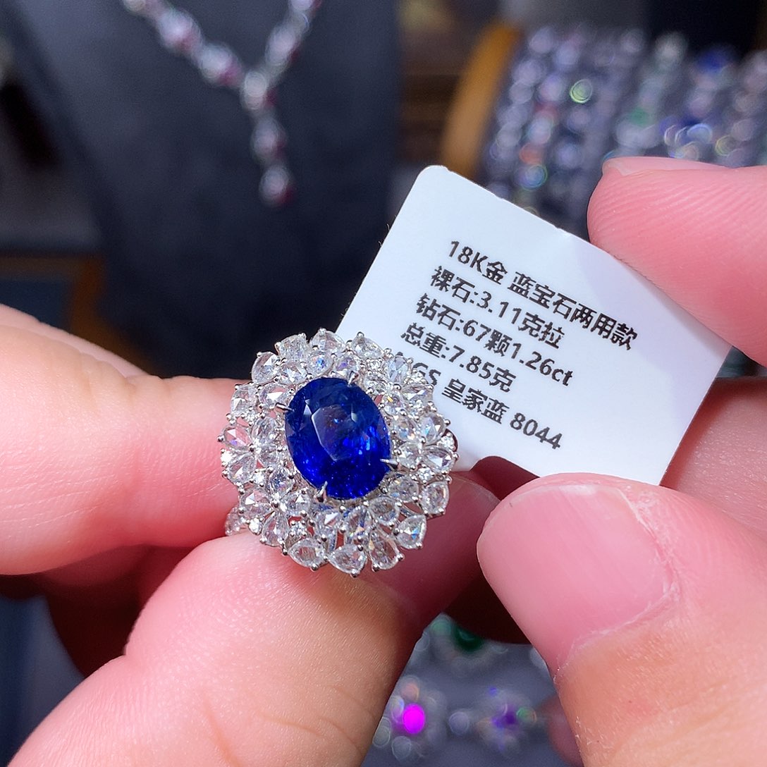 戒指蓝宝石18K金镶嵌