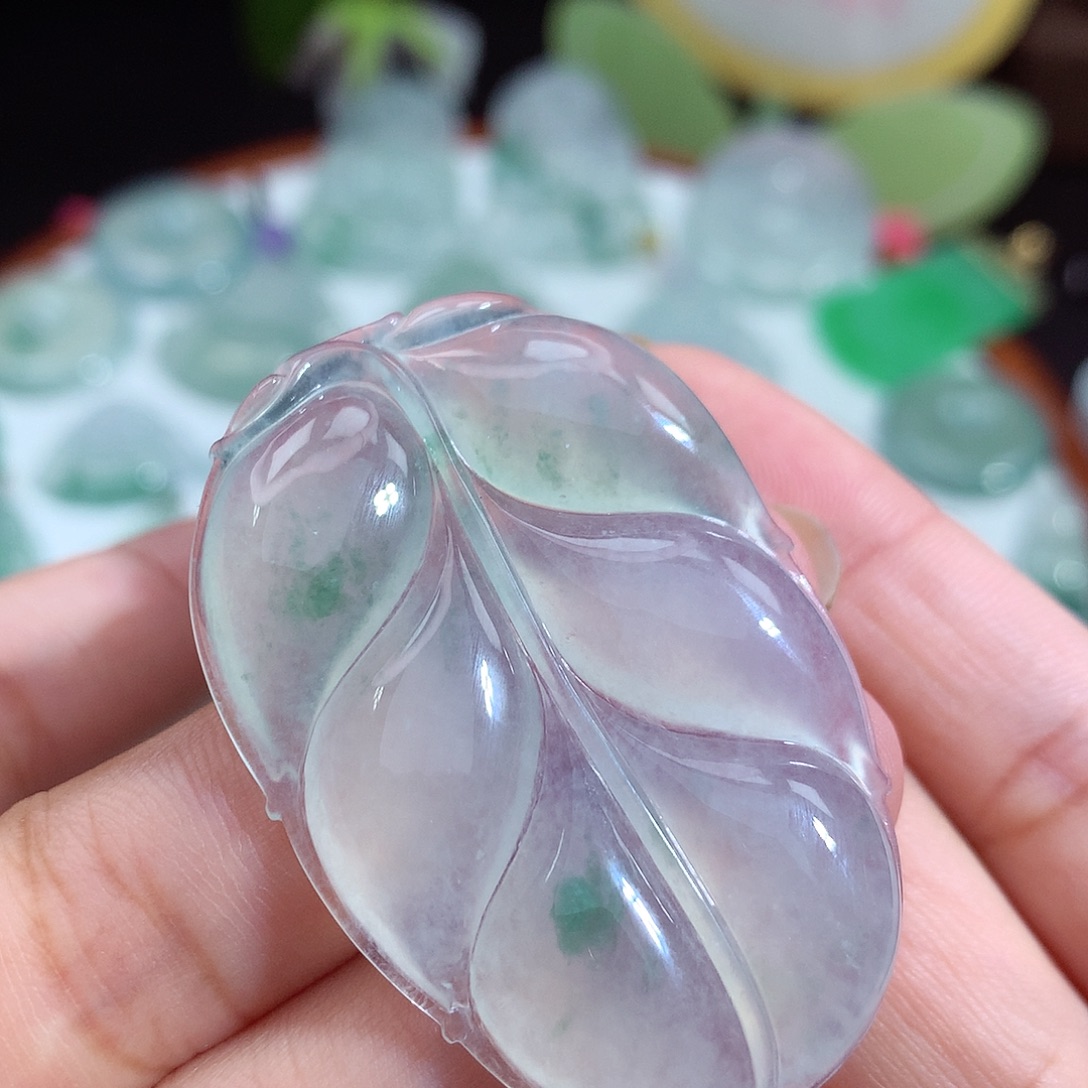 翡翠未镶嵌颈饰叶子