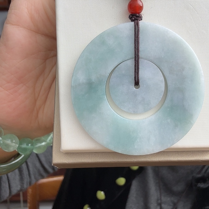 翡翠未镶嵌颈饰吊坠