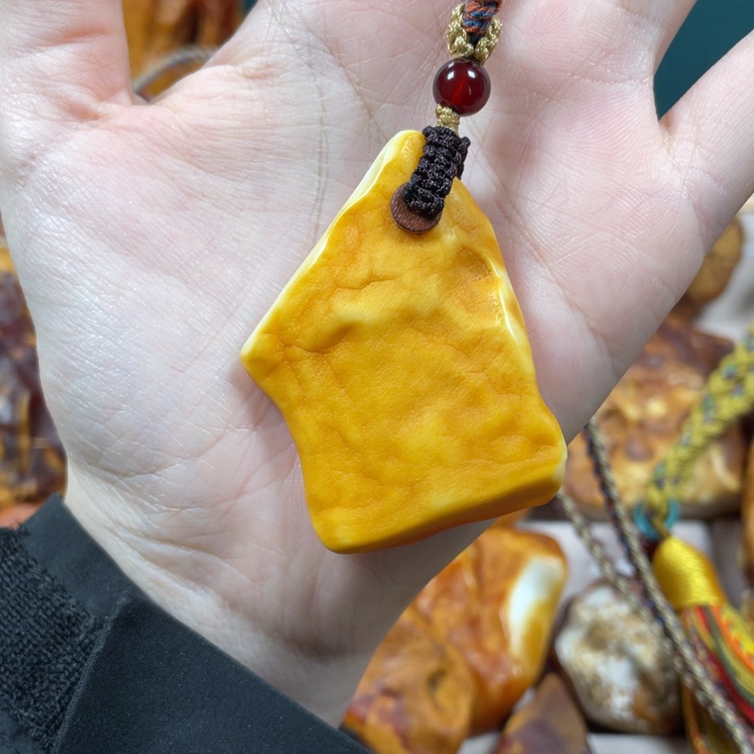 琥珀珠宝奇石未镶嵌