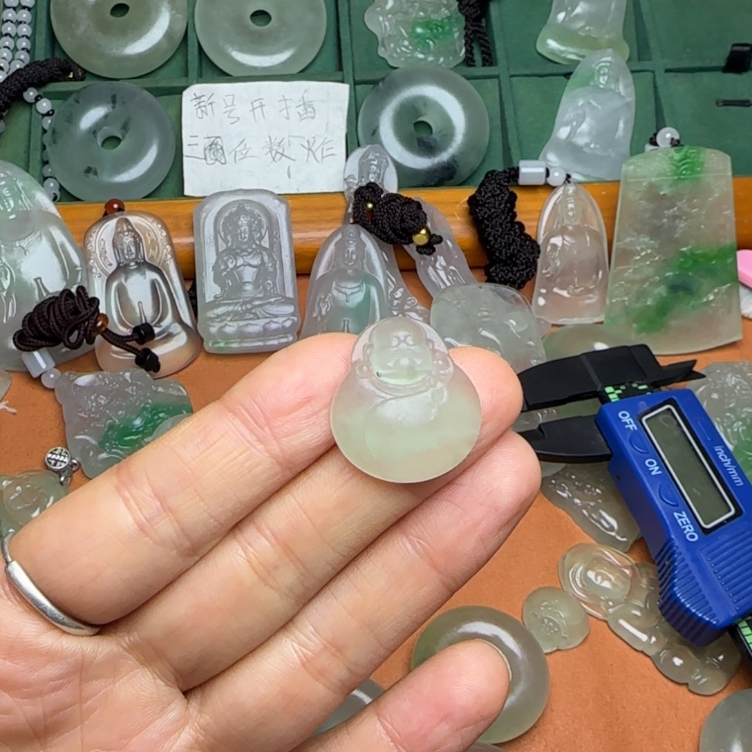 翡翠未镶嵌颈饰翡翠佛公