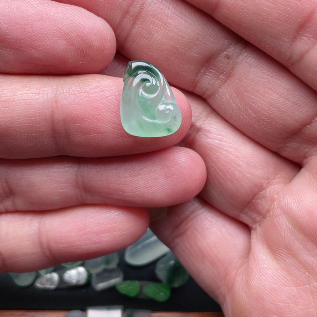 翡翠颈饰未镶嵌缅甸翡翠