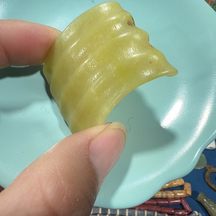 透闪石质玉未镶嵌挂件