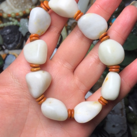 和田玉未镶嵌把件