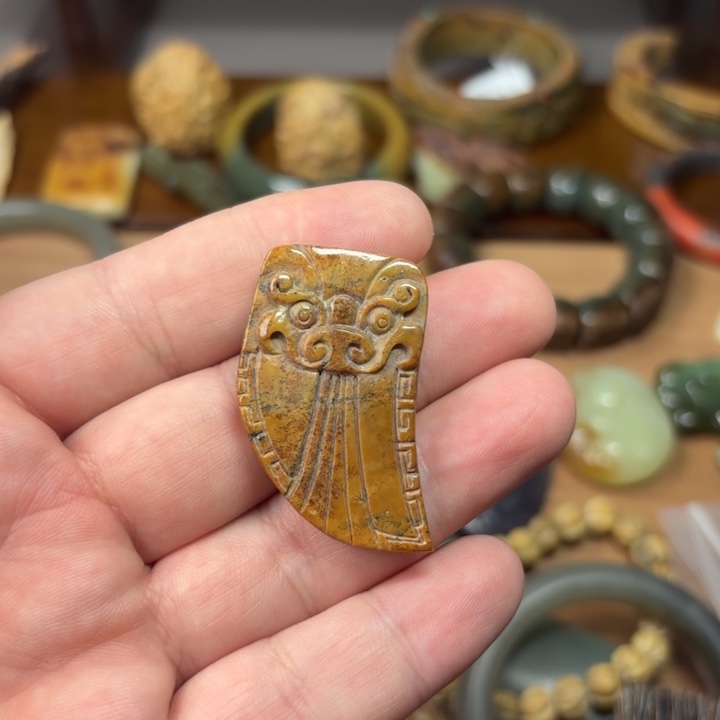 岫岩河磨玉（透闪石质玉）未镶嵌颈饰