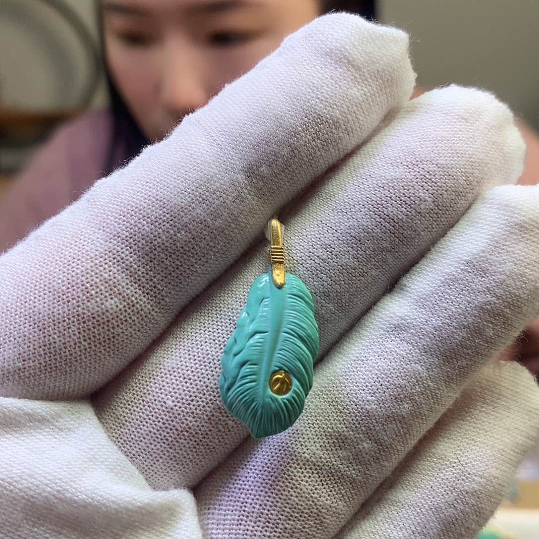 绿松石吊坠18K金镶嵌