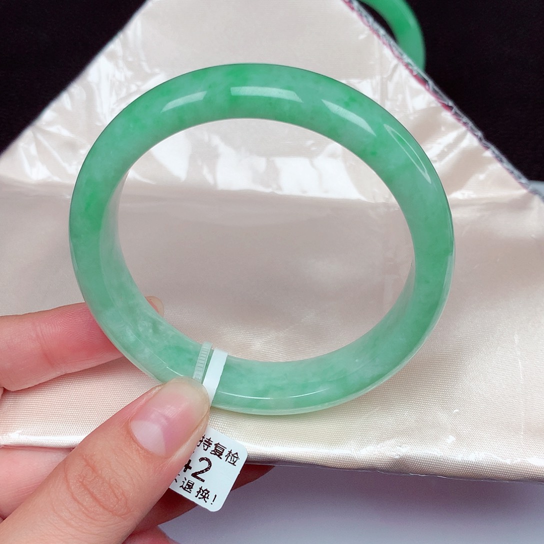 翡翠未镶嵌手镯正圈57