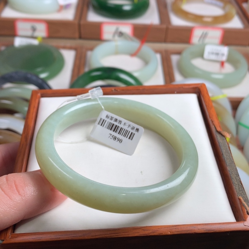 【闪购商品】和田玉手镯未镶嵌499