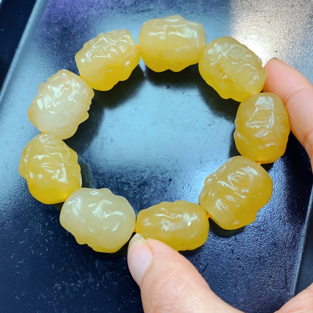 未镶嵌石英质玉（黄龙玉）颈饰