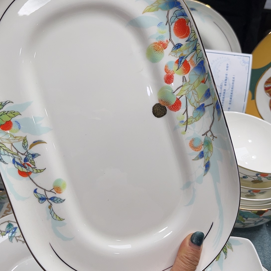 瓷片荔枝鱼盘一个