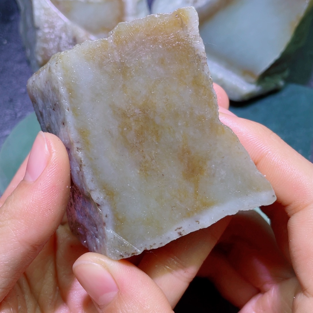 和田玉未镶嵌珠宝半成品