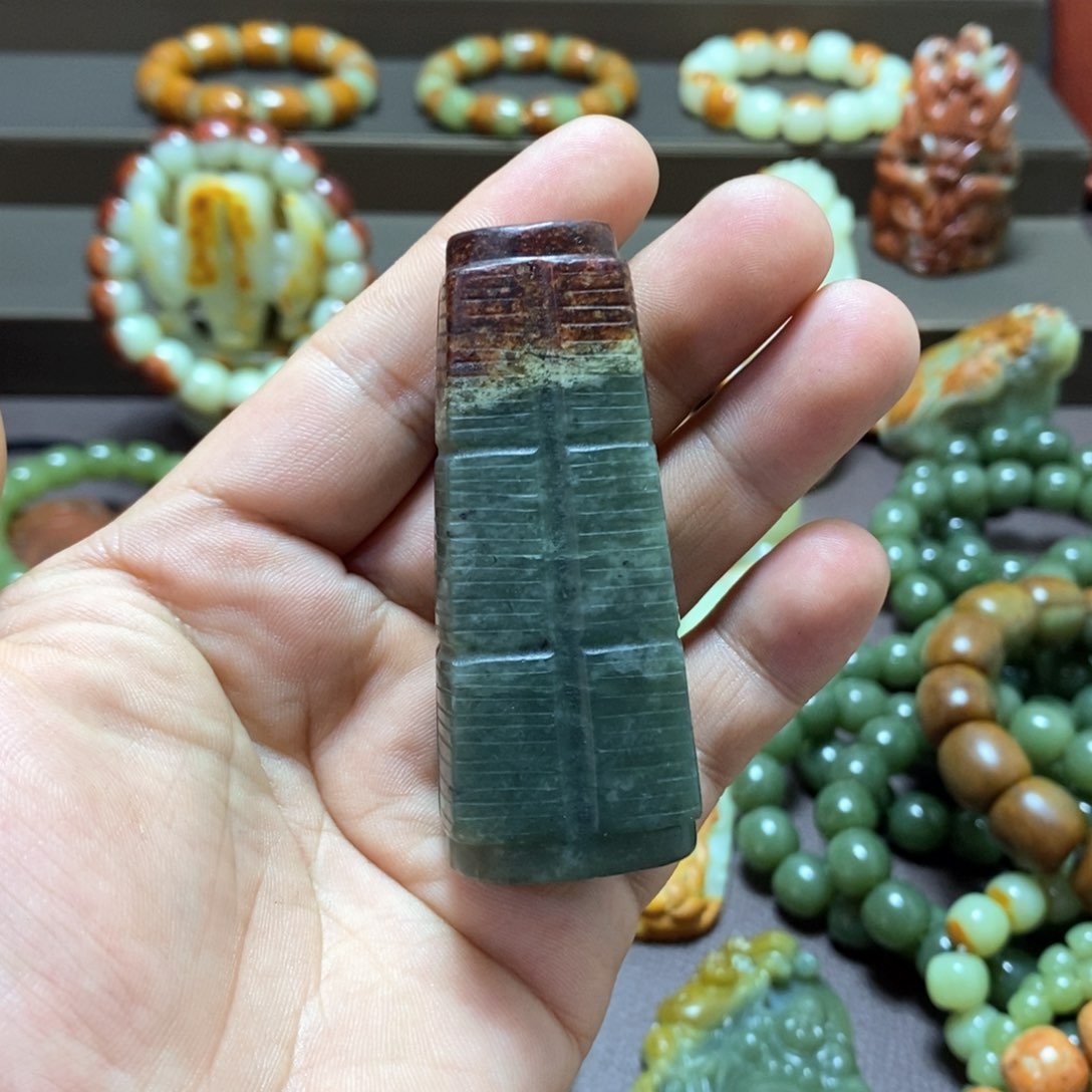 岫岩河磨玉（透闪石质玉）玉宠未镶嵌