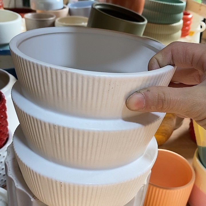 陶盆有孔 瑕疵针孔漏釉介意勿拍口 15高15