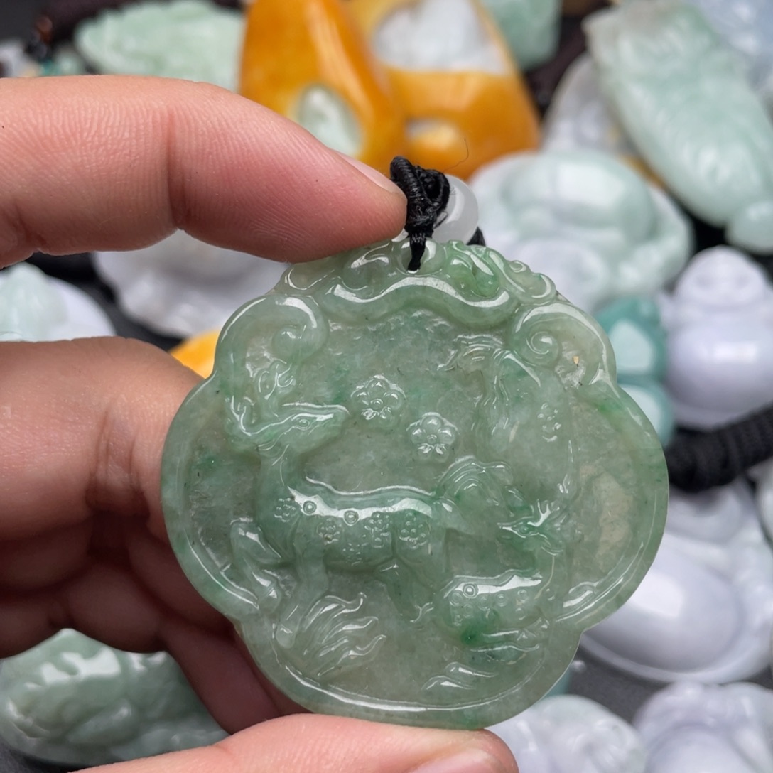 吊坠(不含链)未镶嵌翡翠