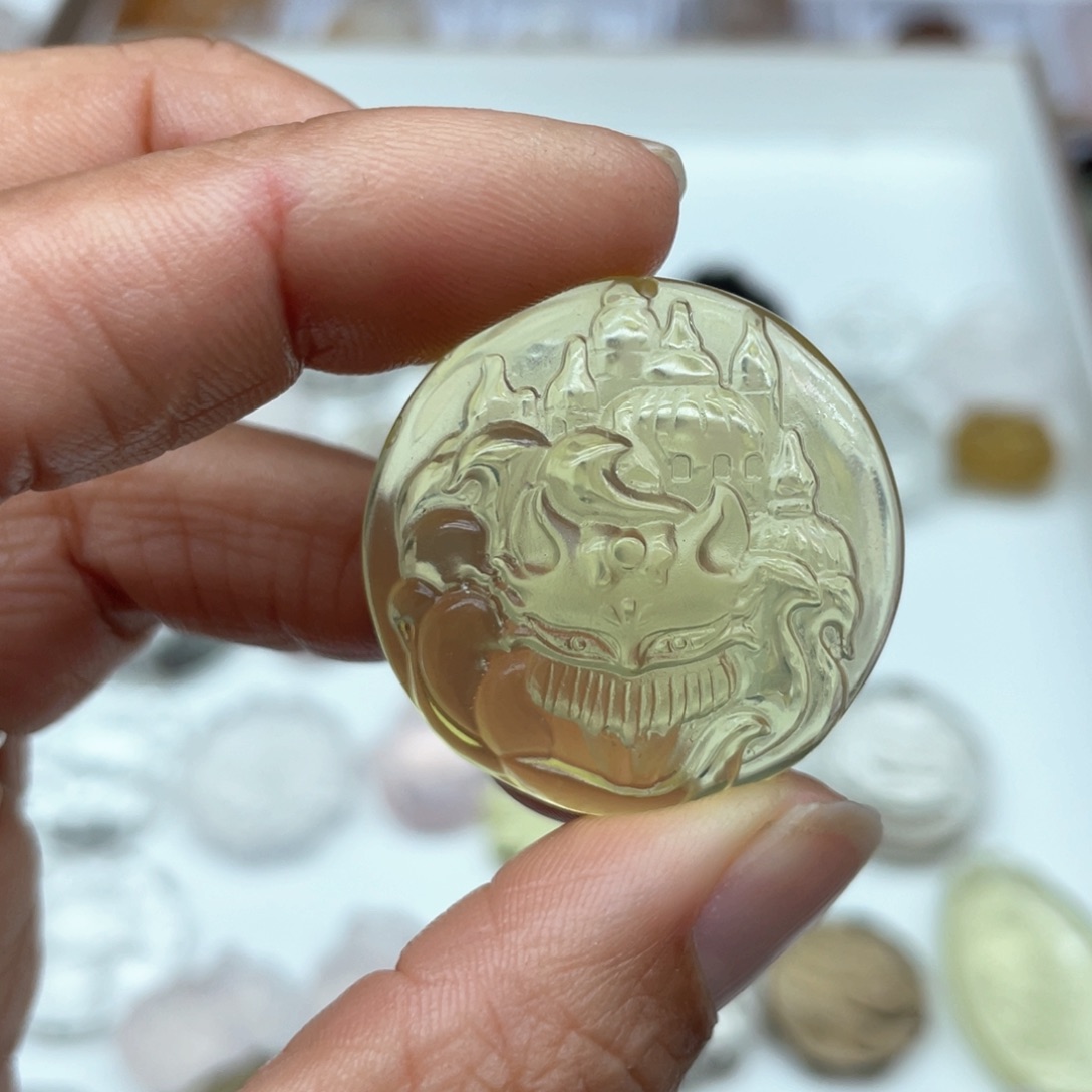 水晶吊坠(不含链)未镶嵌南**六