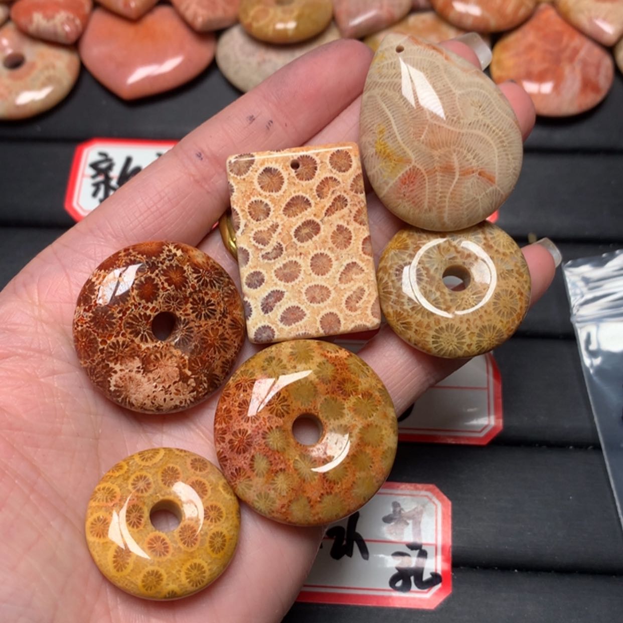 【闪购商品】硅化玉颈饰未镶嵌郝*子