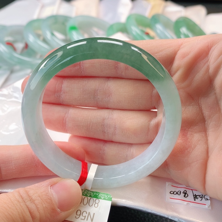 翡翠手镯未镶嵌缅甸A货翡翠手镯