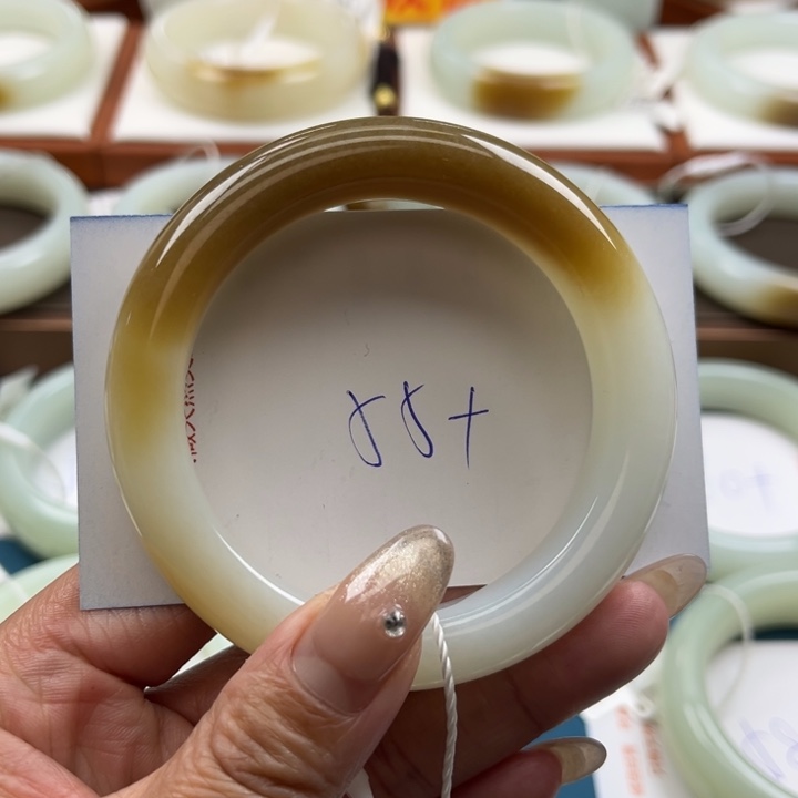 和田玉（糖玉）手镯未镶嵌